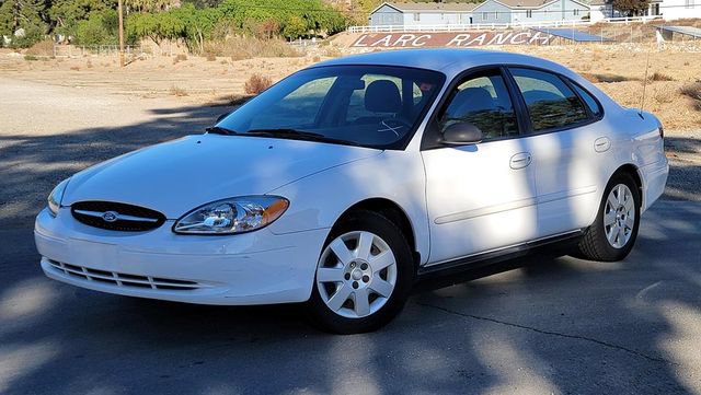 Used 2001 Ford Taurus LX FWD image 2
