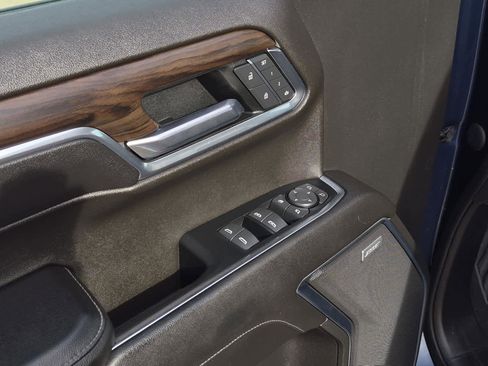 Certified 2022 GMC Sierra 1500 SLT w/ SLT Convenience Package image 13