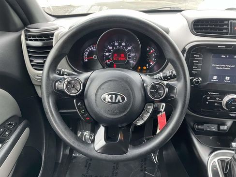 Used 2018 Kia Soul + image 23