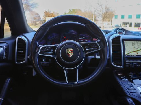 Used 2016 Porsche Cayenne AWD/4WD image 28
