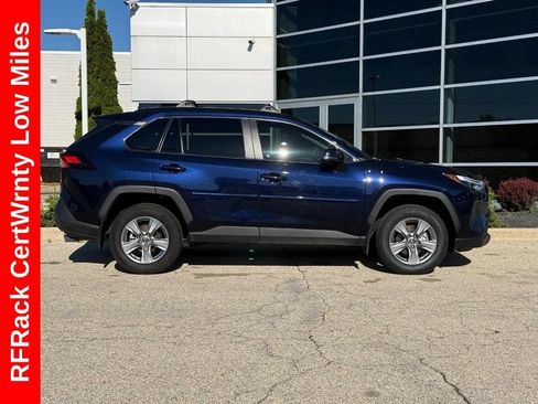 Used 2025 Toyota RAV4 XLE FWD image 2
