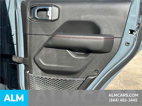 Used 2025 Jeep Wrangler Unlimited Rubicon image 19