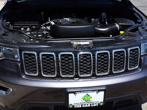 Used 2020 Jeep Grand Cherokee Laredo w/ 18" Wheel & 8.4" Radio Group AWD/4WD image 59