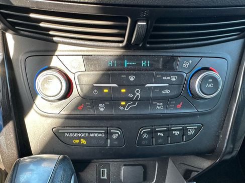 Used 2019 Ford Escape Titanium image 13