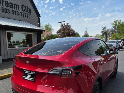 Used 2021 Tesla Model Y Long Range AWD/4WD image 6