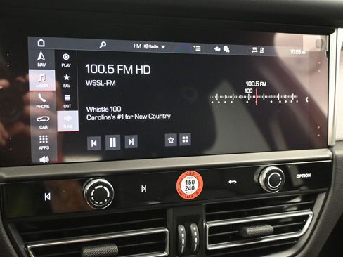 New 2026 Porsche Macan AWD/4WD image 13