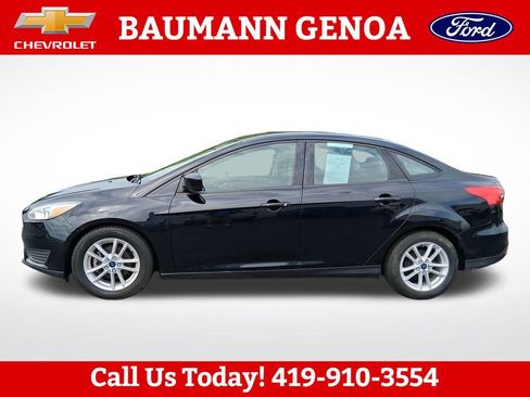Used 2018 Ford Focus SE FWD image 2
