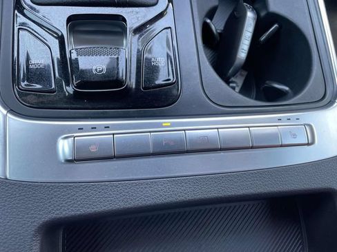 Certified 2026 Kia Carnival EX FWD image 4