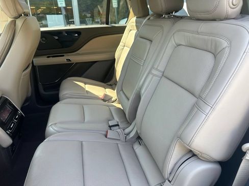 Used 2020 Lincoln Aviator Reserve w/ Equipment Group 201A AWD/4WD image 14