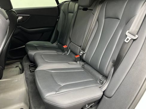 Used 2019 Audi Q8 Prestige AWD/4WD image 19