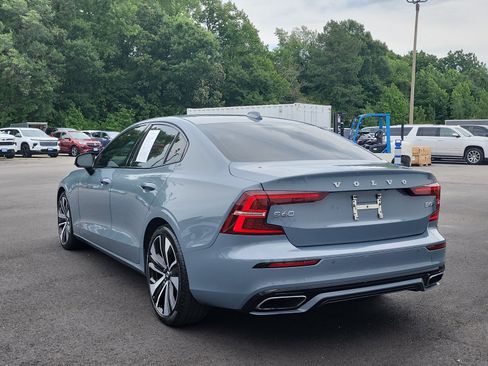 Used 2022 Volvo S60 B5 Momentum w/ Premium Package AWD/4WD image 3