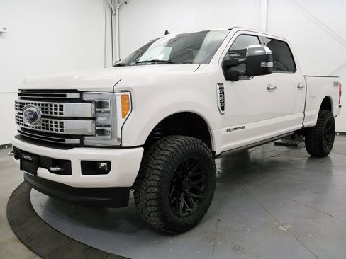 Used 2019 Ford F350 Platinum w/ Platinum Ultimate Package AWD/4WD image 3