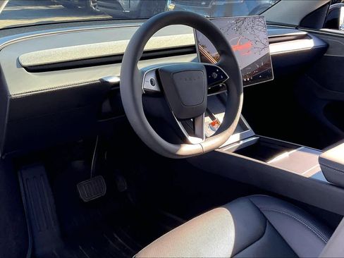 Used 2026 Tesla Model Y AWD image 16