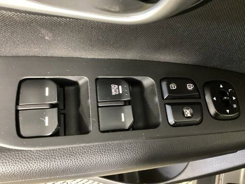 Used 2016 Kia Soul image 14