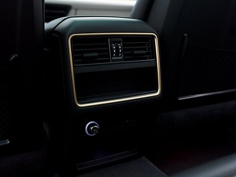 Used 2025 Porsche Cayenne GTS image 58