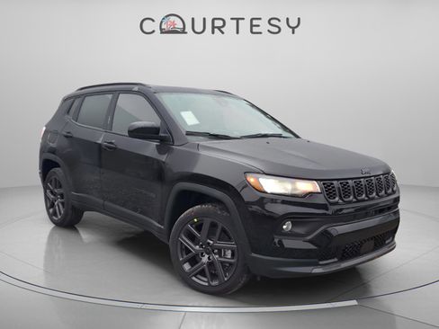 New 2026 Jeep Compass Latitude AWD/4WD image 5