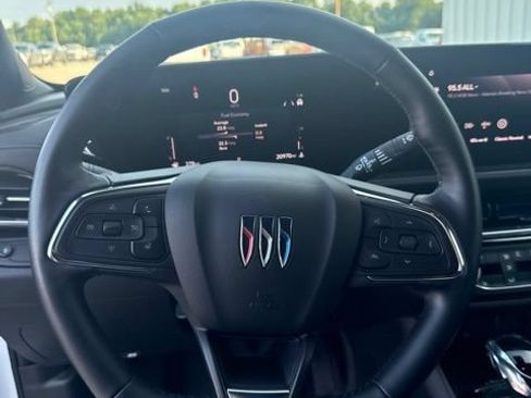 Used 2025 Buick Envista Sport Touring w/ Convenience I Package FWD image 27