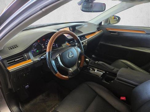 Used 2013 Lexus ES 300h w/ Premium Pkg FWD image 9
