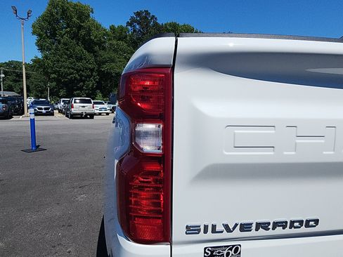 Used 2023 Chevrolet Silverado 1500 W/T w/ WT Value Package AWD/4WD image 13