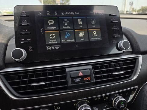 Used 2022 Honda Accord Touring image 11