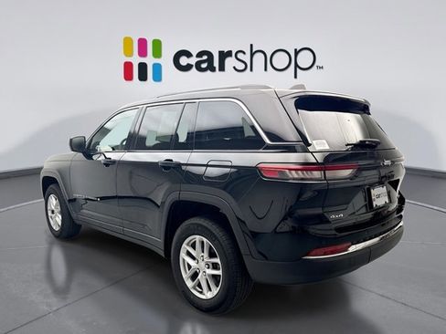 Used 2023 Jeep Grand Cherokee Laredo AWD/4WD image 3
