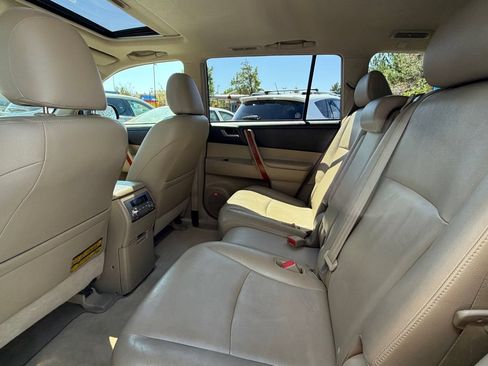 Used 2009 Toyota Highlander Limited AWD/4WD image 9