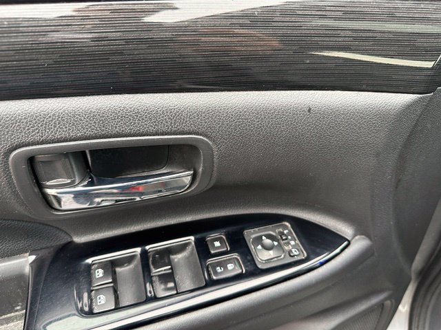 Used 2017 Mitsubishi Outlander GT AWD/4WD image 19