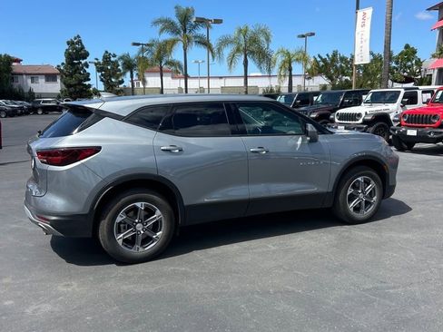 Used 2025 Chevrolet Blazer LT AWD/4WD image 8