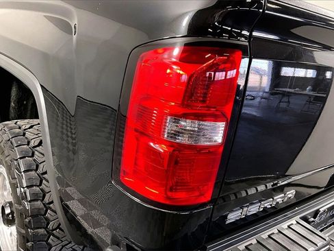 Certified 2019 GMC Sierra 2500 Denali w/ Duramax Plus Package image 24