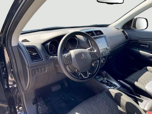 Used 2025 Mitsubishi Outlander Sport AWD image 16