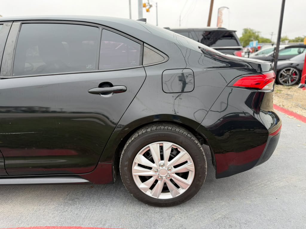 Used 2020 Toyota Corolla LE FWD image 9
