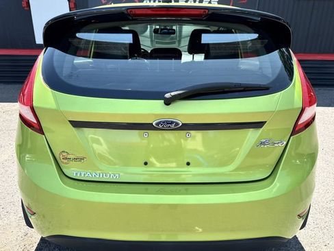 Used 2013 Ford Fiesta Titanium w/ Black Sport Appearance Pkg FWD image 9