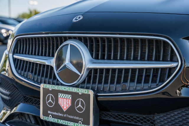 Certified 2025 Mercedes-Benz C 300 4MATIC Sedan image 13