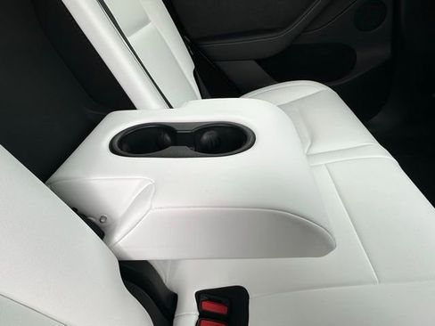 Used 2023 Tesla Model Y Long Range image 30