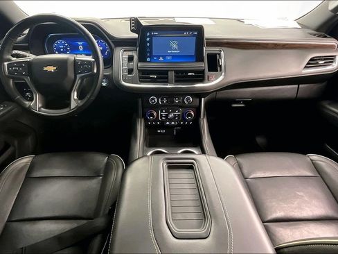 Used 2023 Chevrolet Suburban Premier image 14