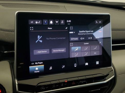 Used 2025 Jeep Compass Limited image 16