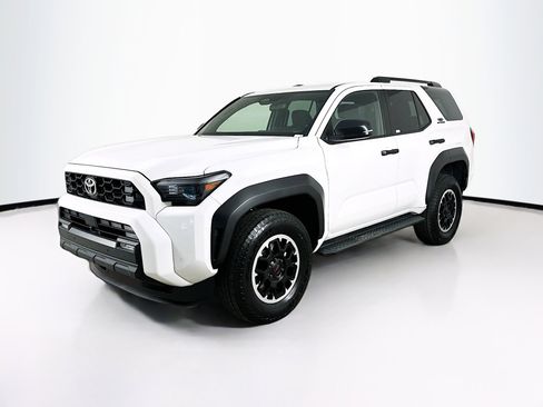 Used 2025 Toyota 4Runner TRD Off-Road image 3
