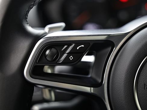 Certified 2025 Porsche 718 Cayman RWD image 34