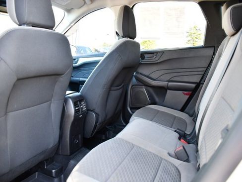 Used 2022 Ford Escape SE w/ Cold Weather Package image 18