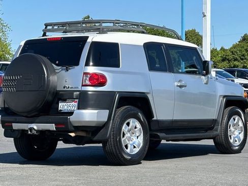 Used 2007 Toyota FJ Cruiser 2WD image 4