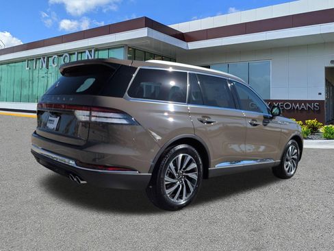Used 2026 Lincoln Aviator 2WD image 5