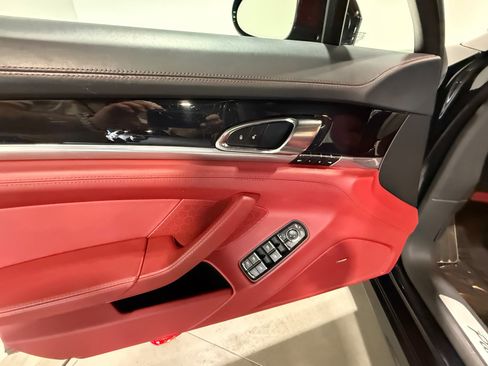 Used 2016 Porsche Panamera 4 image 24