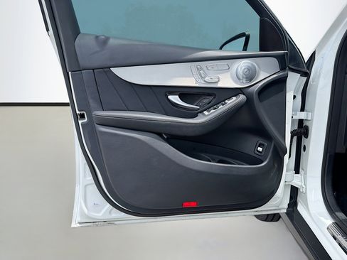 Used 2020 Mercedes-Benz GLC 300 image 22