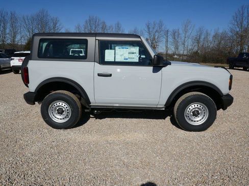 New 2026 Ford Bronco Base 2D Sport Utility image 4