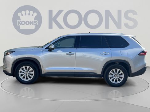 Used 2025 Toyota Grand Highlander AWD image 2