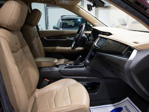 Used 2020 Cadillac XT6 Premium Luxury w/ Platinum Package image 37