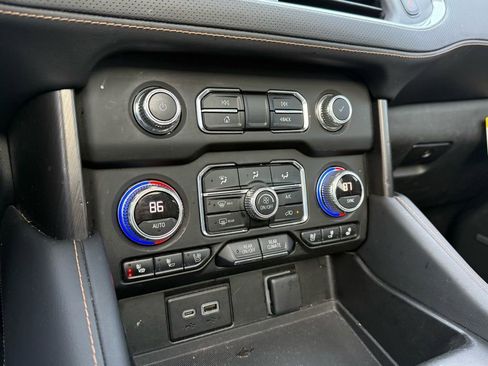Used 2023 GMC Yukon AT4 w/ Technology Package image 18