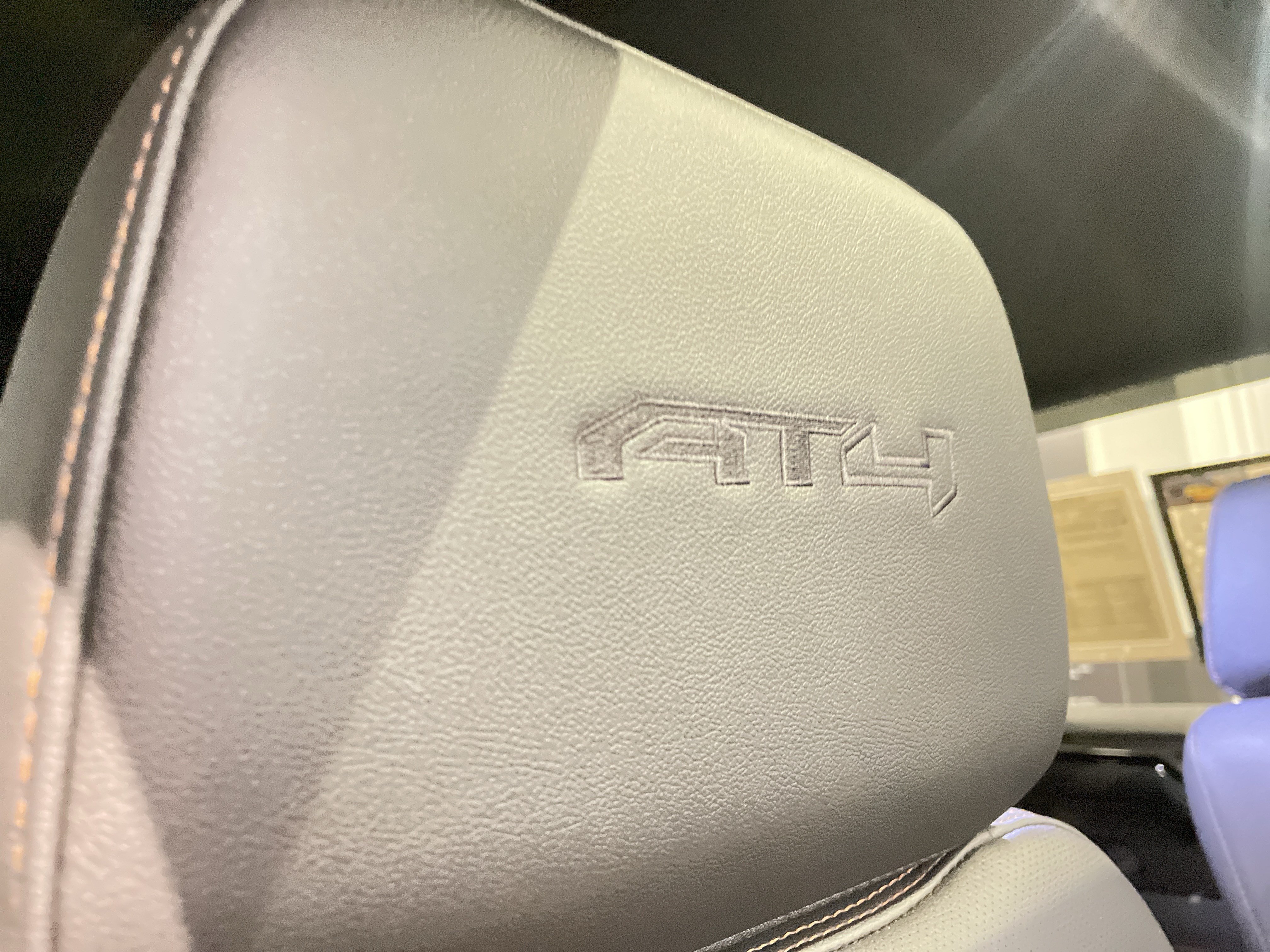Used 2025 GMC Sierra 1500 AT4 w/ AT4 Premium Package AWD/4WD image 42