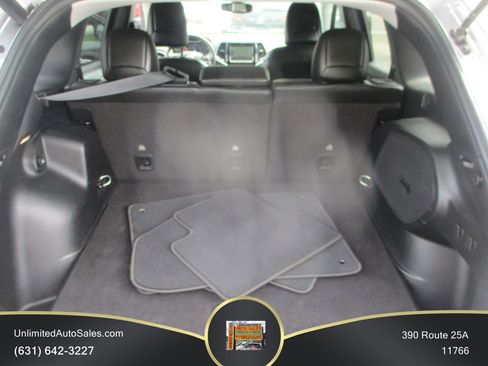 Used 2019 Jeep Cherokee Limited AWD/4WD image 14