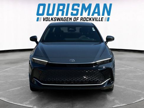 Used 2025 Toyota Crown XLE image 8